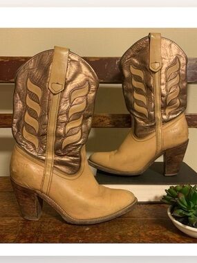 Frye Vintage Metallic Cowboy Western Boots Tan Festival Bohemian Unique!